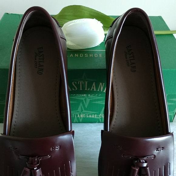 BEAUTIFUL WOMEN'S SHOES SIZE 8 - Picture 2 of 7